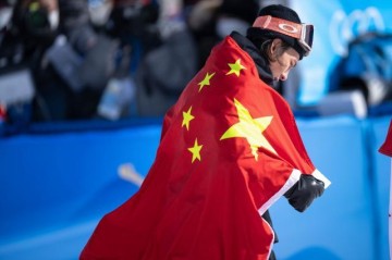 PG模拟器-苏翊鸣坡面障碍摘银创造历史 争议判罚？大气回应！